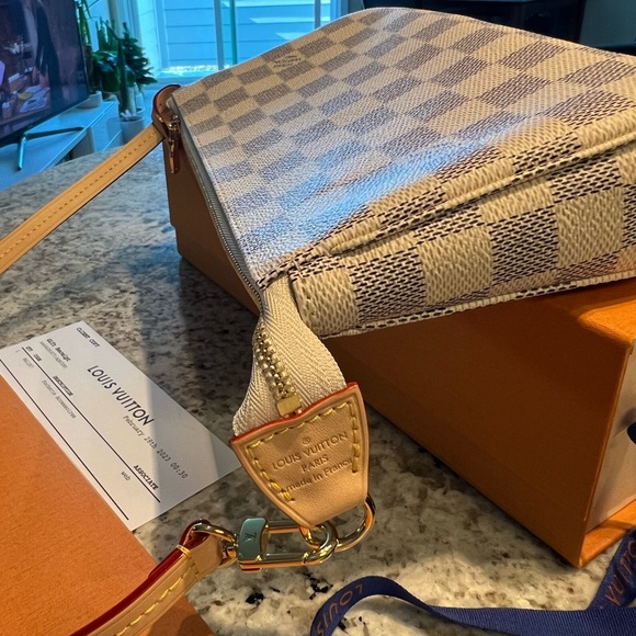 Louis Vuitton Pochette Accessoire Azur - Picture 6 of 12